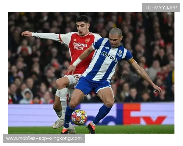 波尔图佩佩抢断后直塞助攻塔雷米锁定胜局：极致协同与品牌力量的足球瞬间