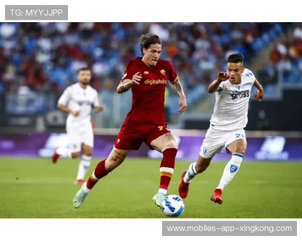 罗马借助定位球多次威胁对方门框——战术之美与训练的力量