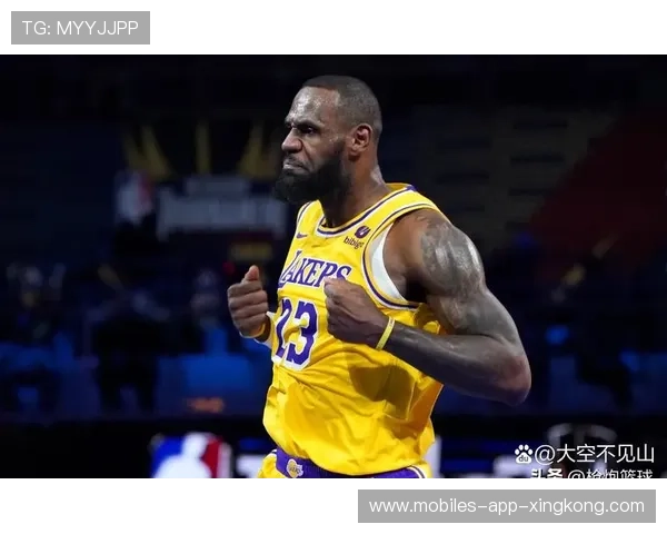 詹姆斯44分炸裂！40岁还在统治联盟